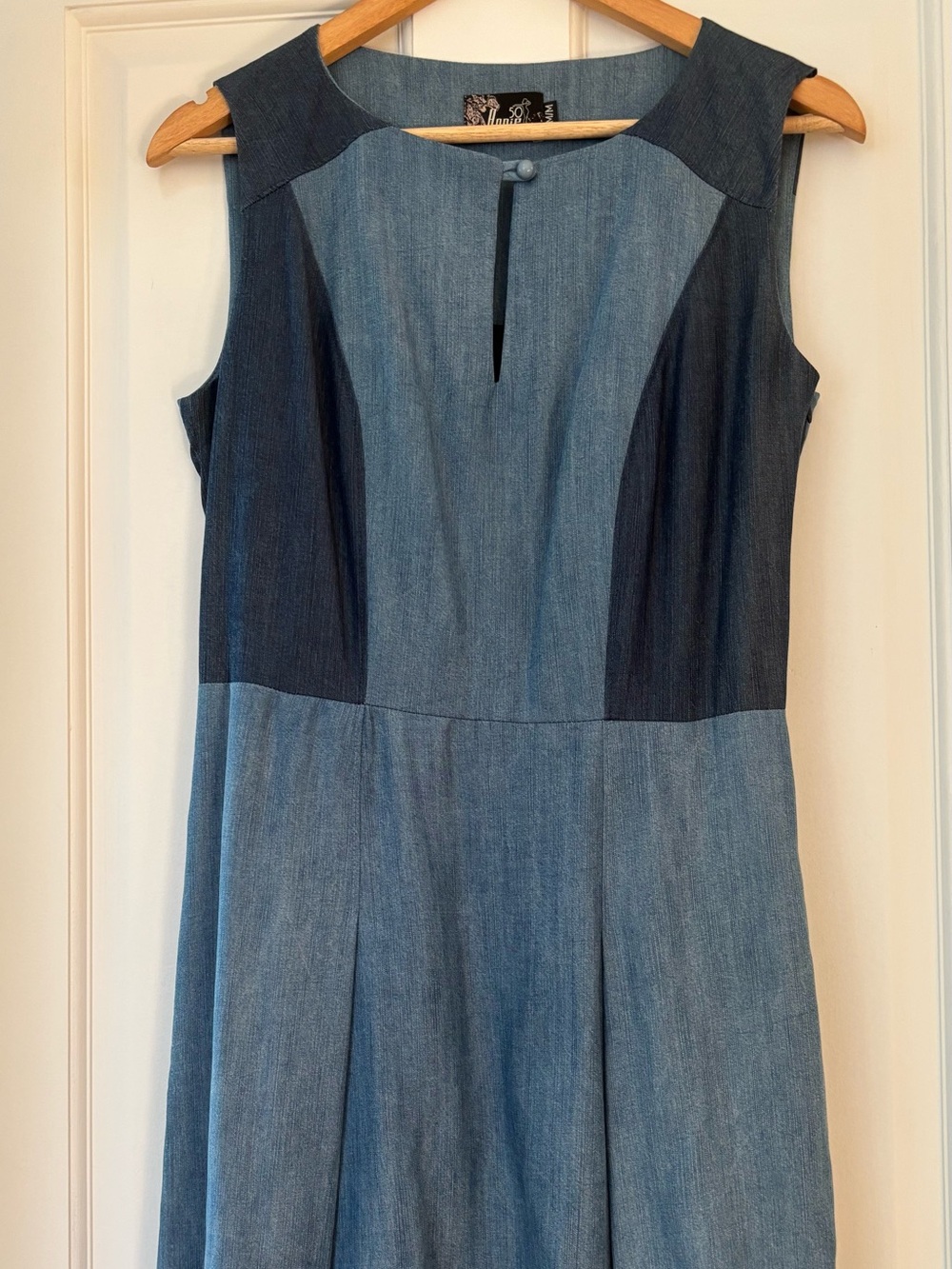 Sleeveless Two-Tone Denim Dress - Blue